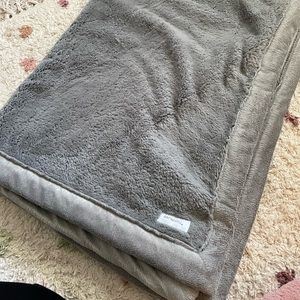 Saranoni Toddler Size Lush Blanket